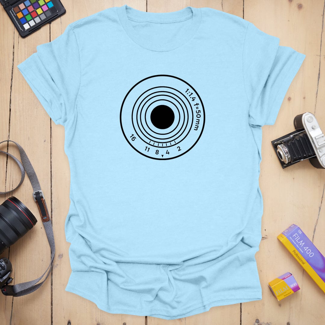 T-Shirt With Aperture Ring Graphic for Photography Fans