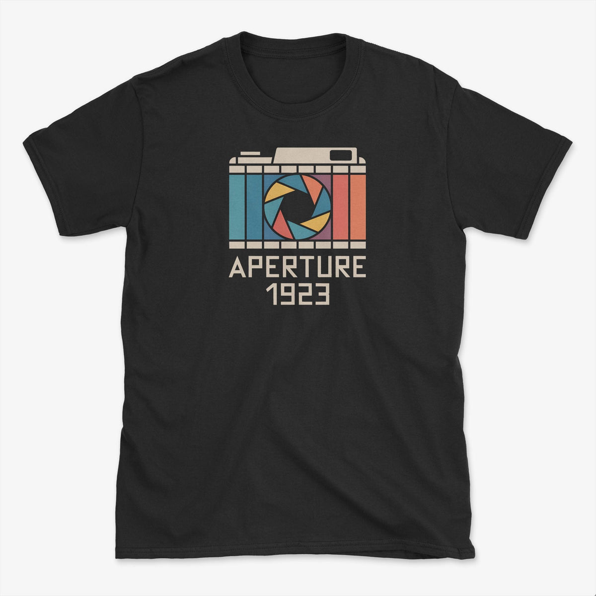 T-Shirt With Retro Aperture 1923 Camera Graphic