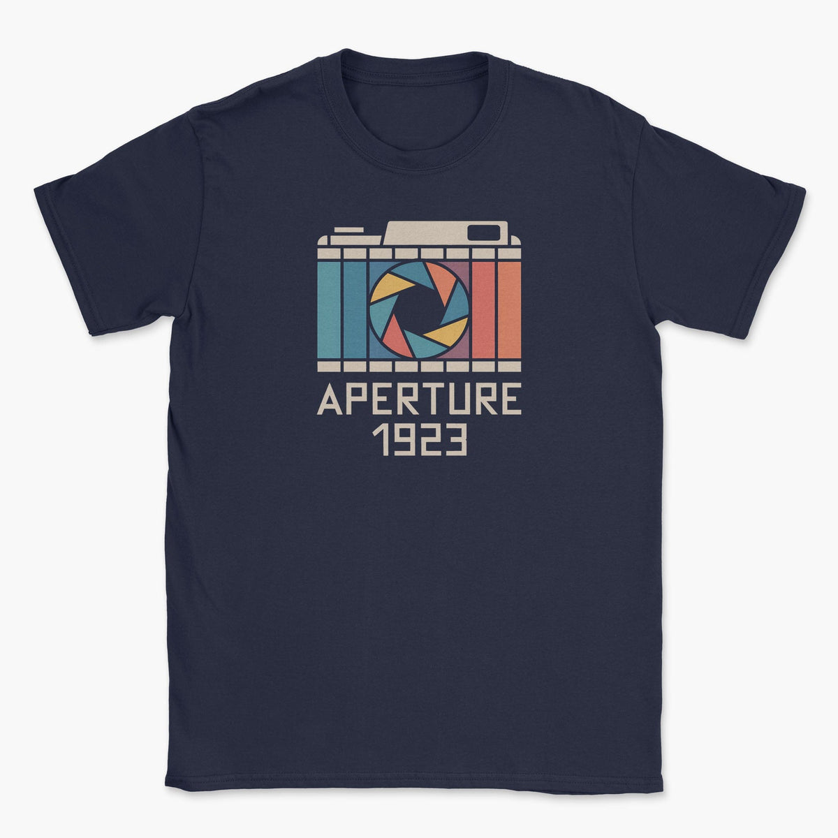 T-Shirt With Retro Aperture 1923 Camera Graphic