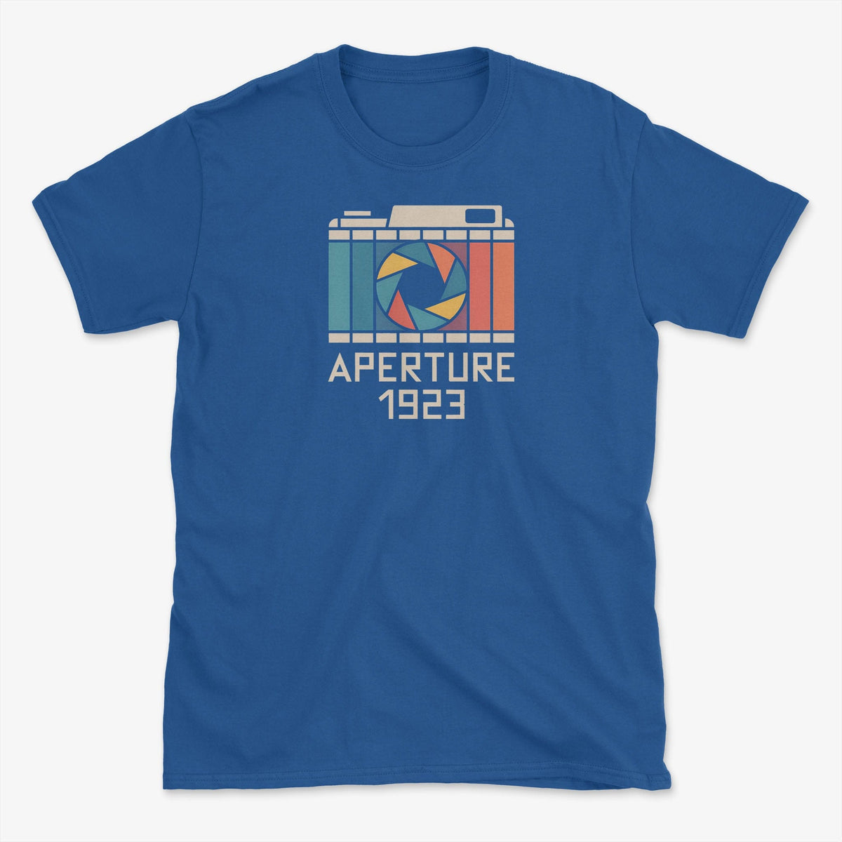 T-Shirt With Retro Aperture 1923 Camera Graphic