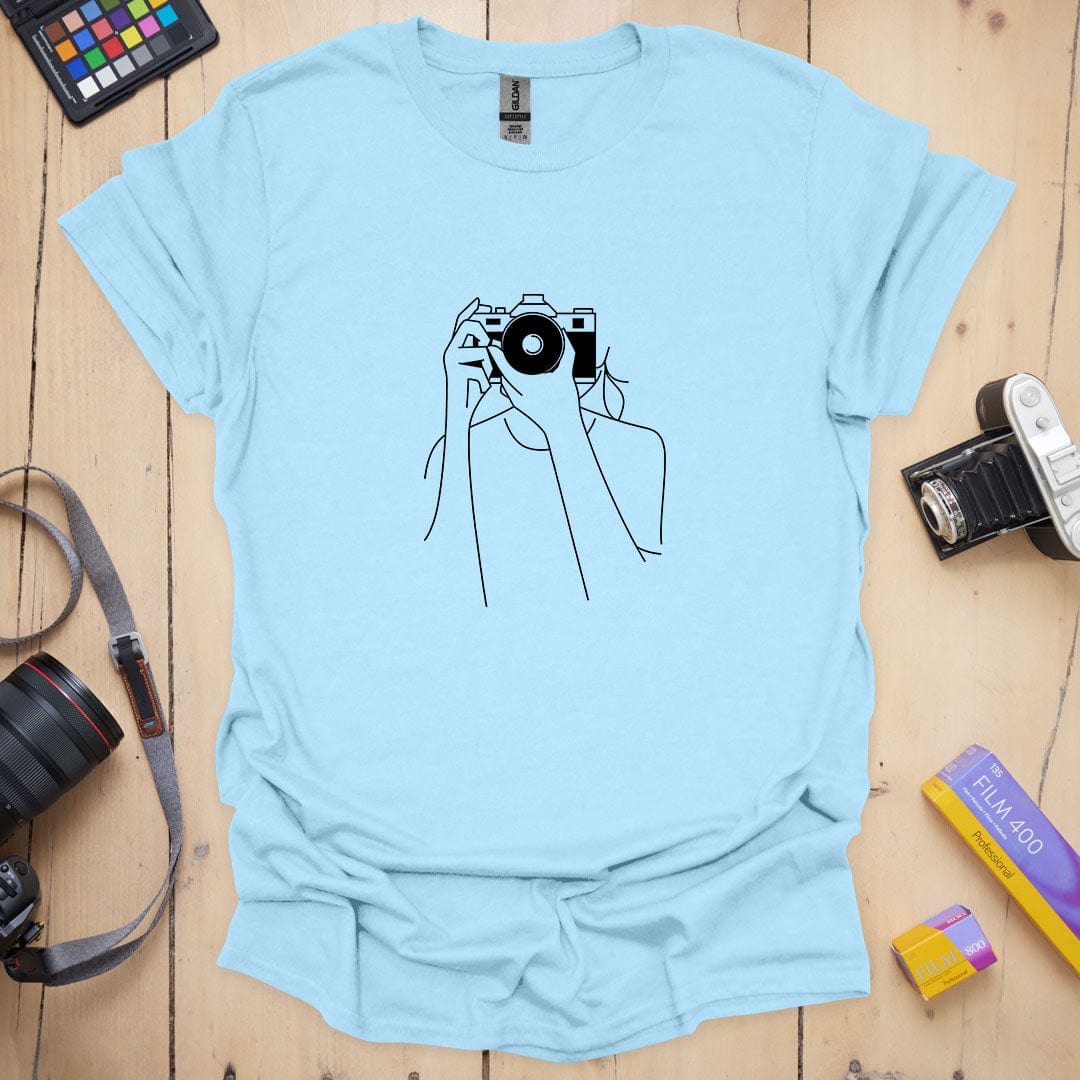 T-Shirt With Minimalist Photographer Line Art