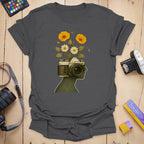 T-Shirt With Abstract Vintage Camera Art