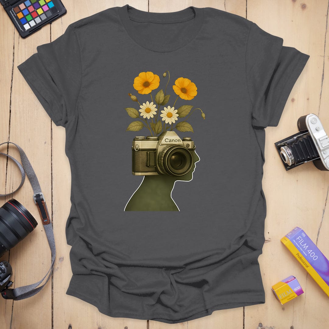 T-Shirt With Abstract Vintage Camera Art