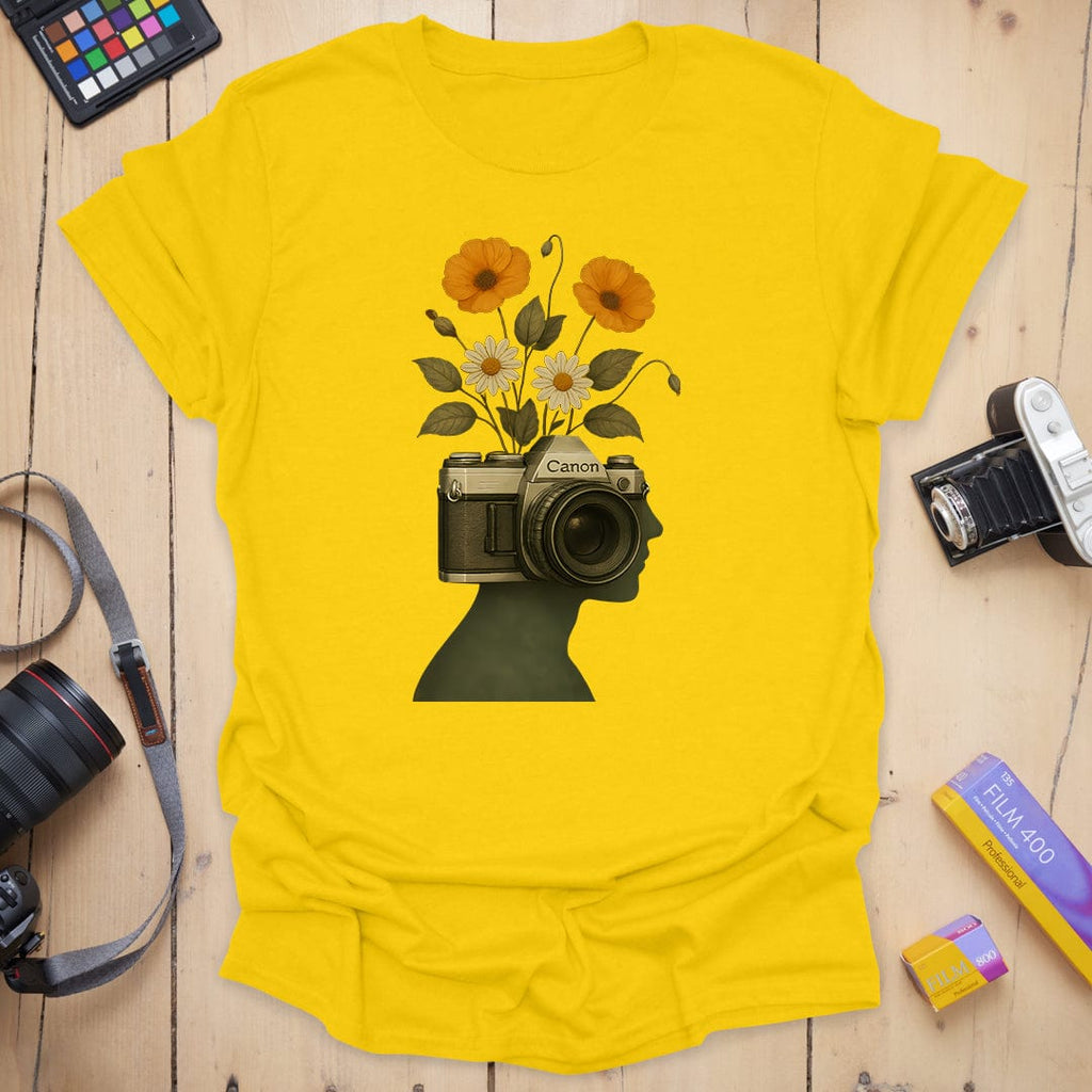 T-Shirt With Abstract Vintage Camera Art