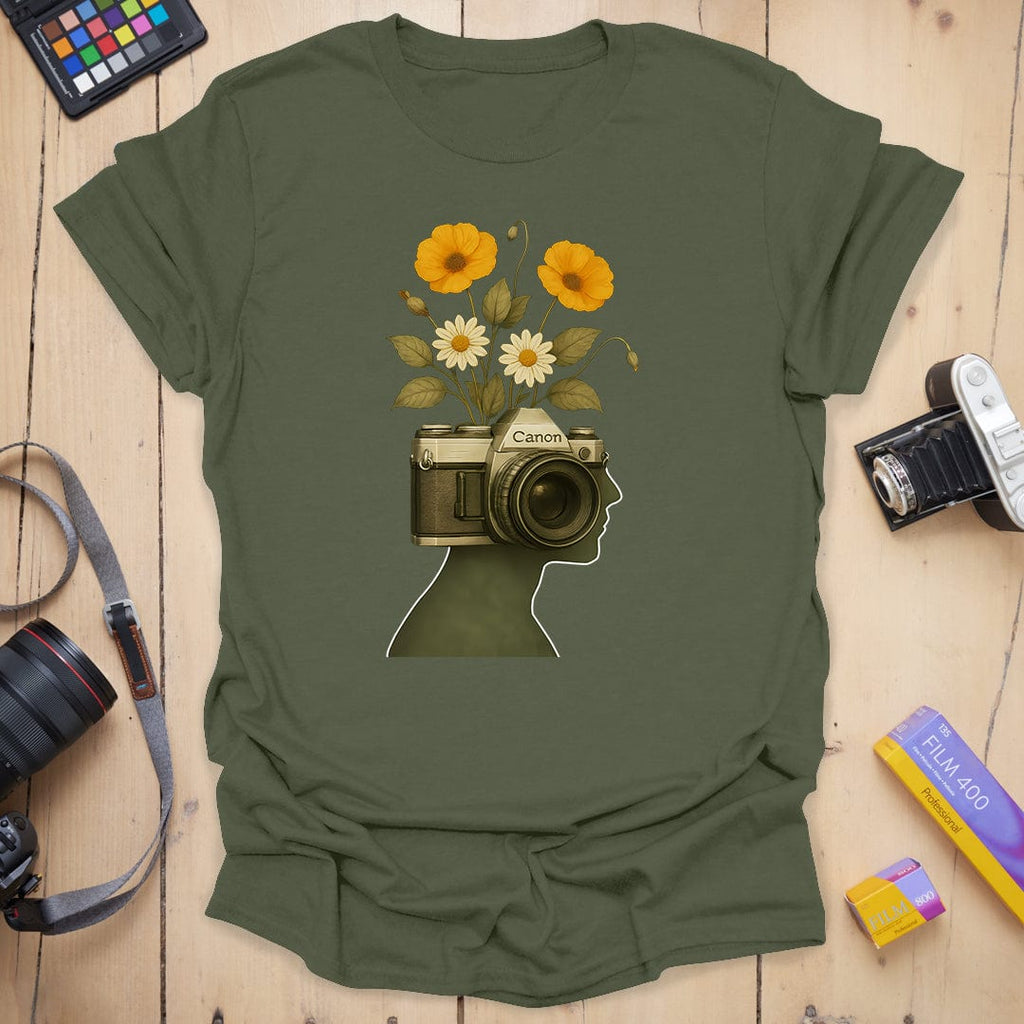T-Shirt With Abstract Vintage Camera Art