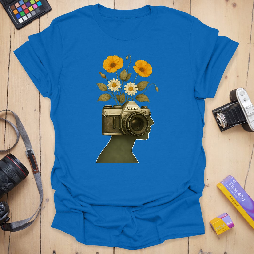 T-Shirt With Abstract Vintage Camera Art