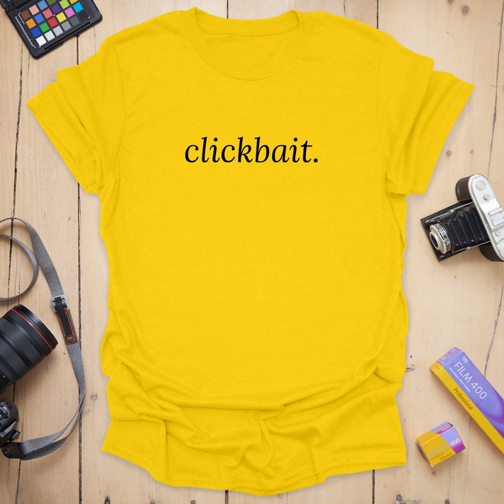 T-Shirt With Minimalist Clickbait Photographer Design