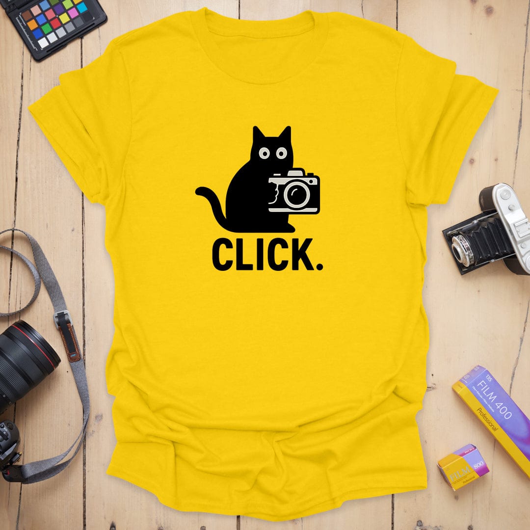 T-Shirt With Camera Cat Graphic for Photography Fans