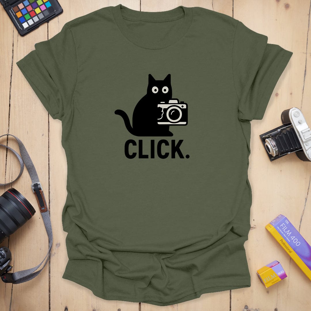 T-Shirt With Camera Cat Graphic for Photography Fans