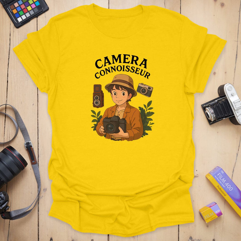 T-Shirt With Vintage Camera Art for Photography Lovers
