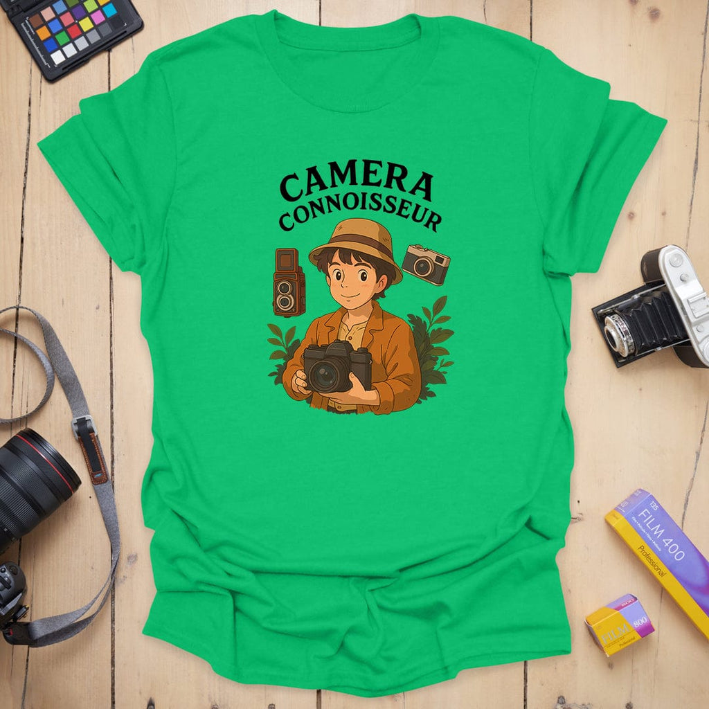 T-Shirt With Vintage Camera Art for Photography Lovers