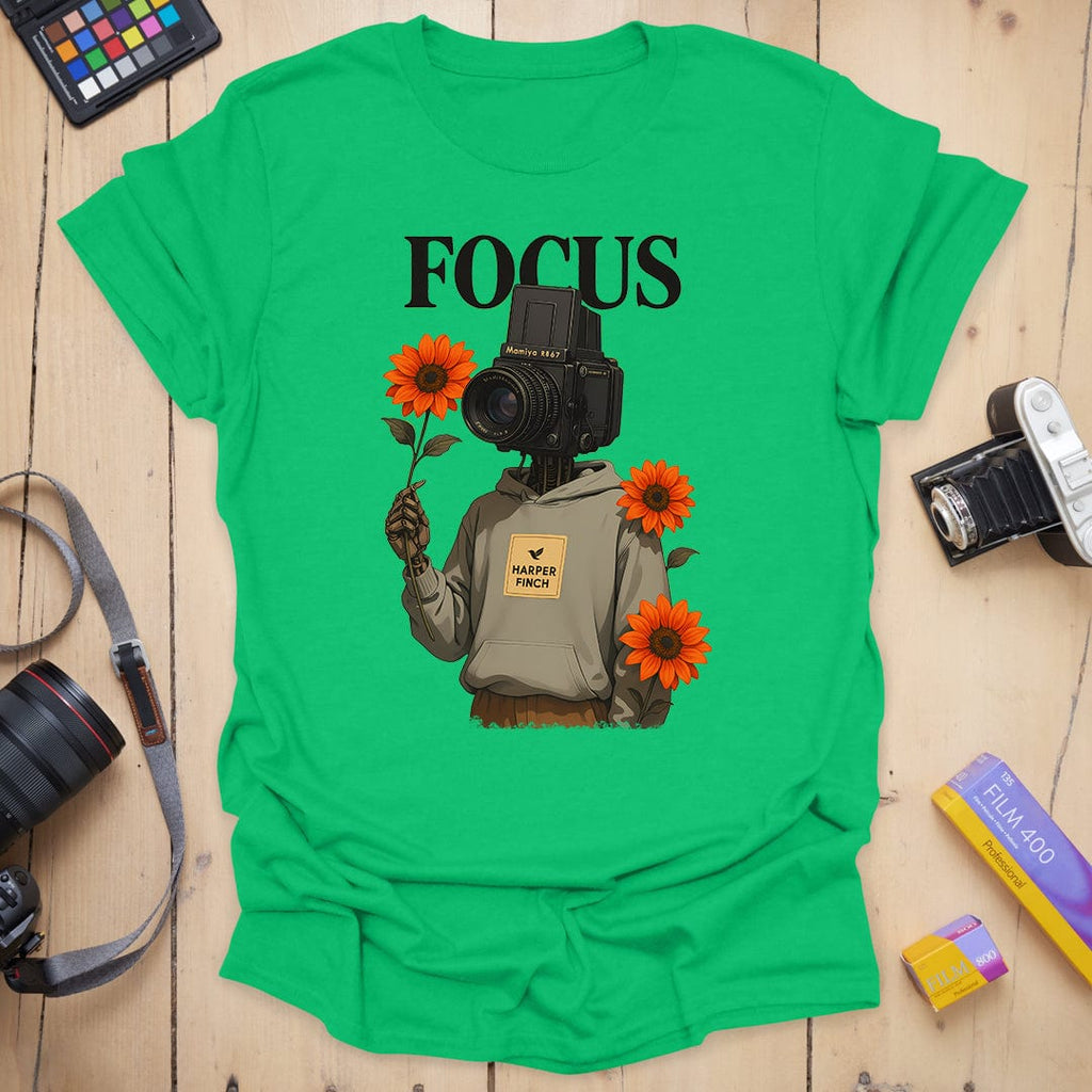 T-Shirt With Vintage Camera and Sunflower Graphic