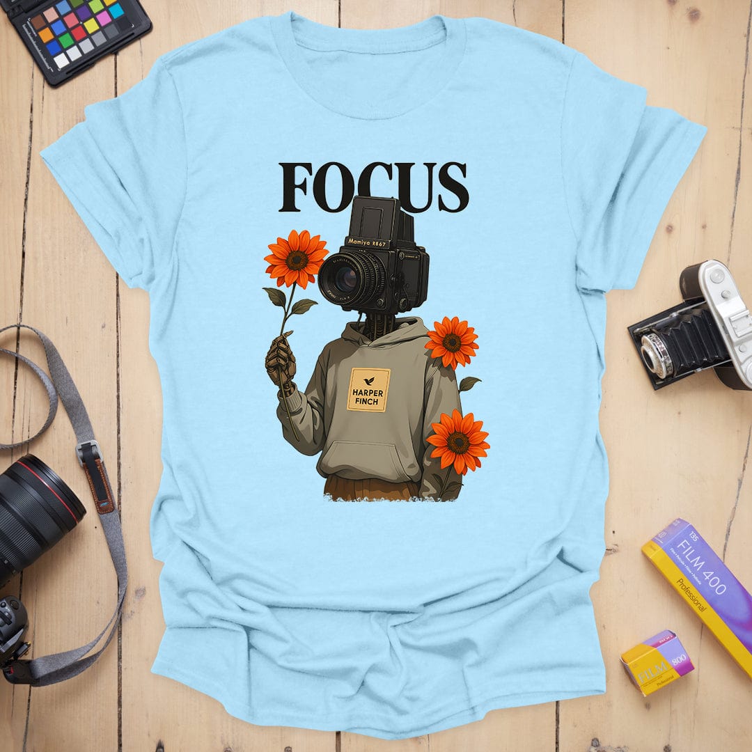 T-Shirt With Vintage Camera and Sunflower Graphic