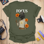 T-Shirt With Vintage Camera and Sunflower Graphic