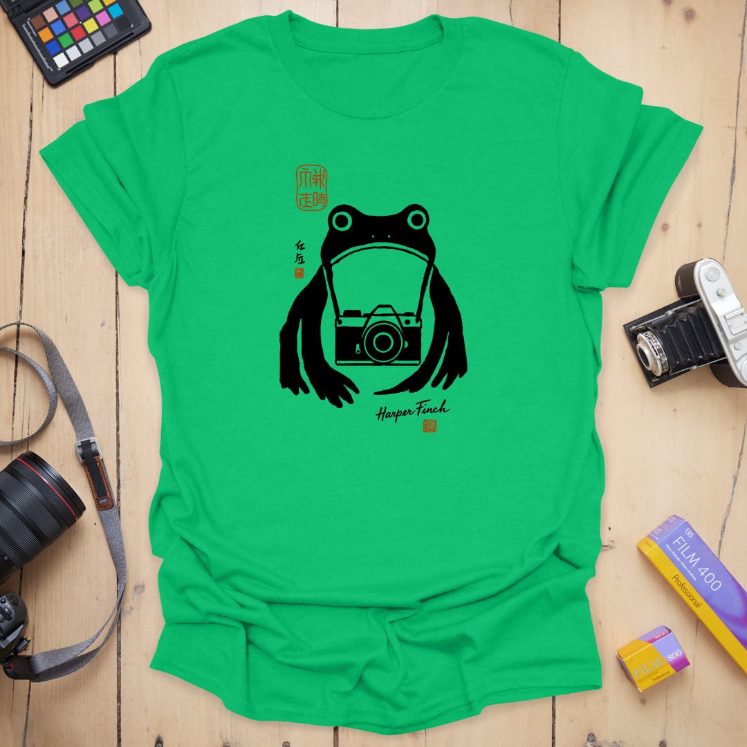 T-Shirt With Zen Frog Photographer Graphic