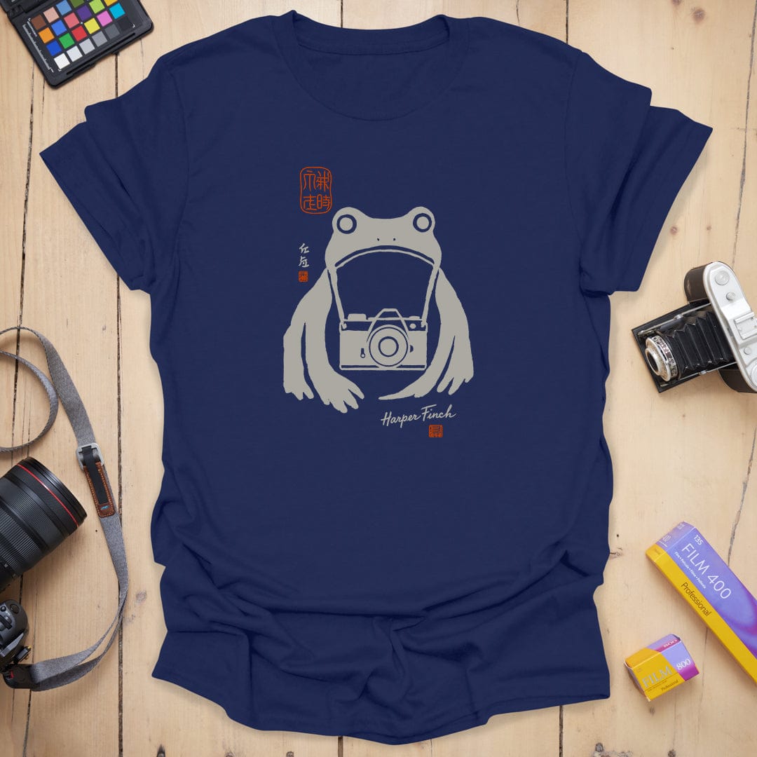 T-Shirt With Zen Frog Photographer Graphic