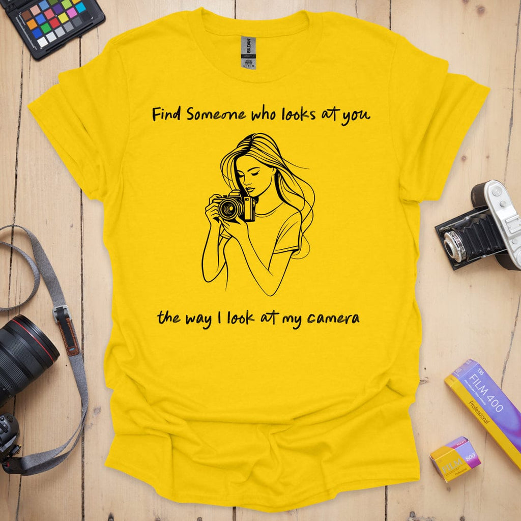 T-Shirt for Photographers Who Love Finding Their Shot