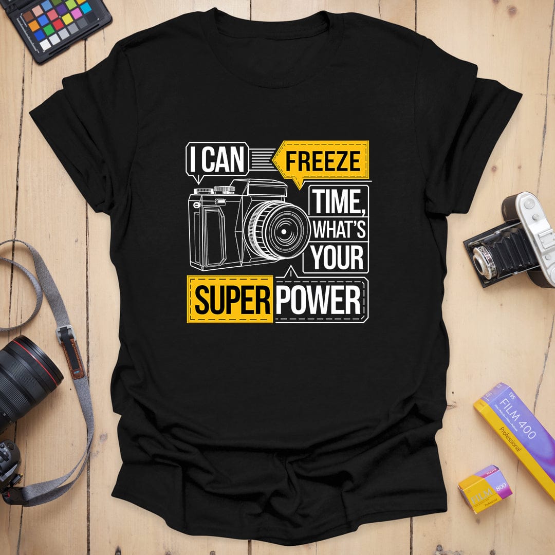 T-Shirt With Vintage Camera Art for Photography Lovers