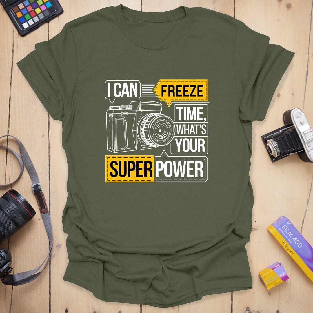 T-Shirt With Vintage Camera Art for Photography Lovers