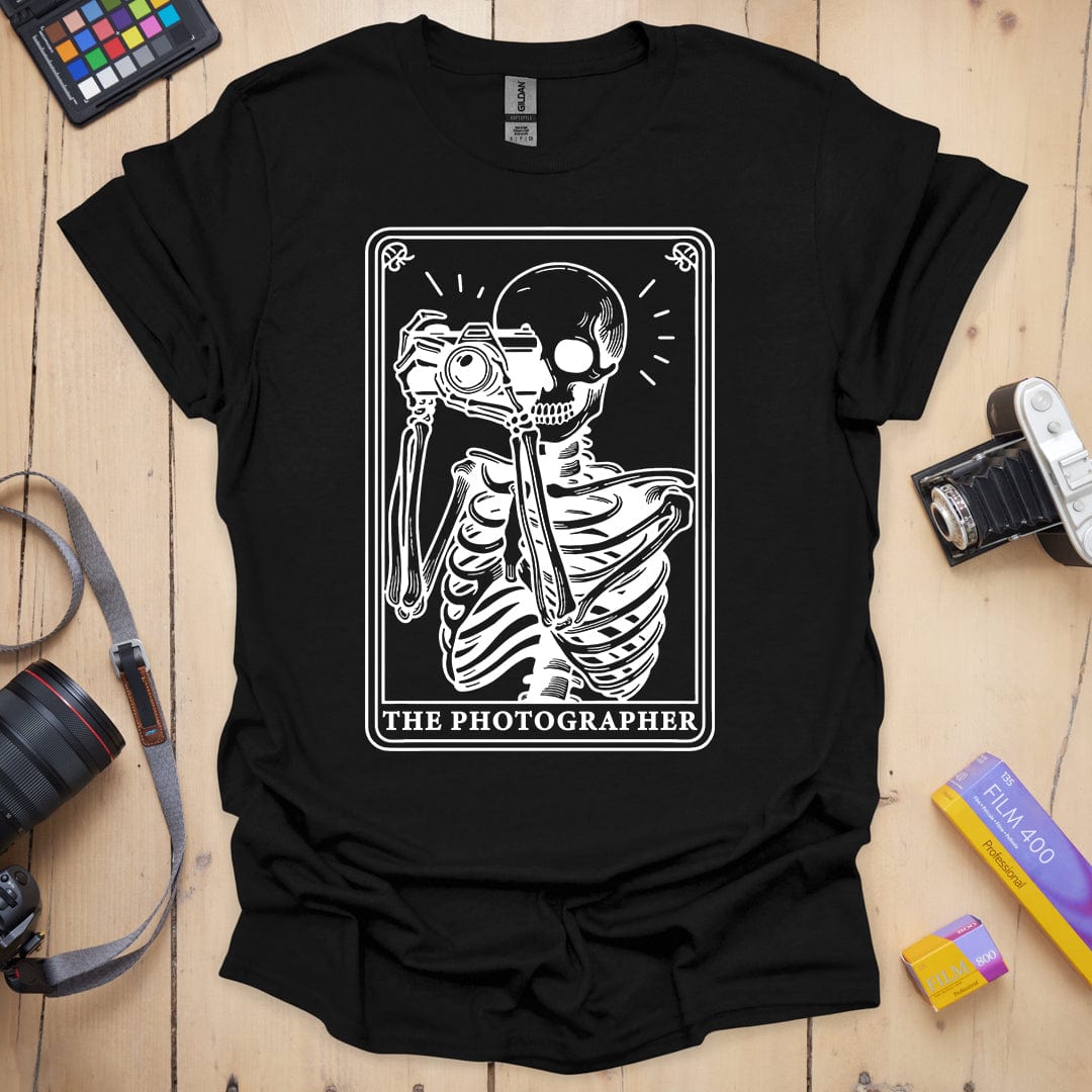 T-Shirt With Fortune Graphic and Spooky Rock Style