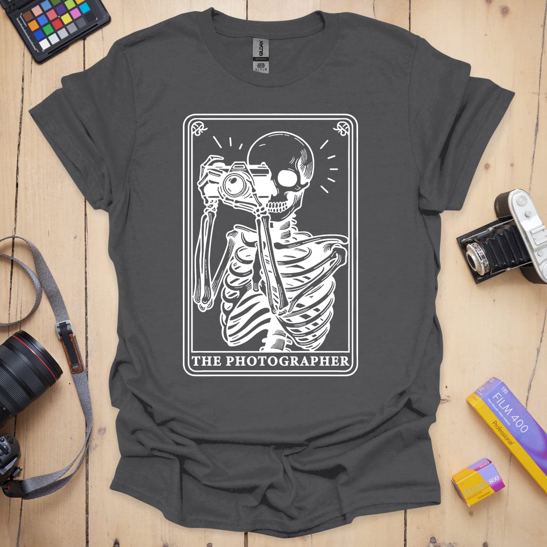 T-Shirt With Fortune Graphic and Spooky Rock Style