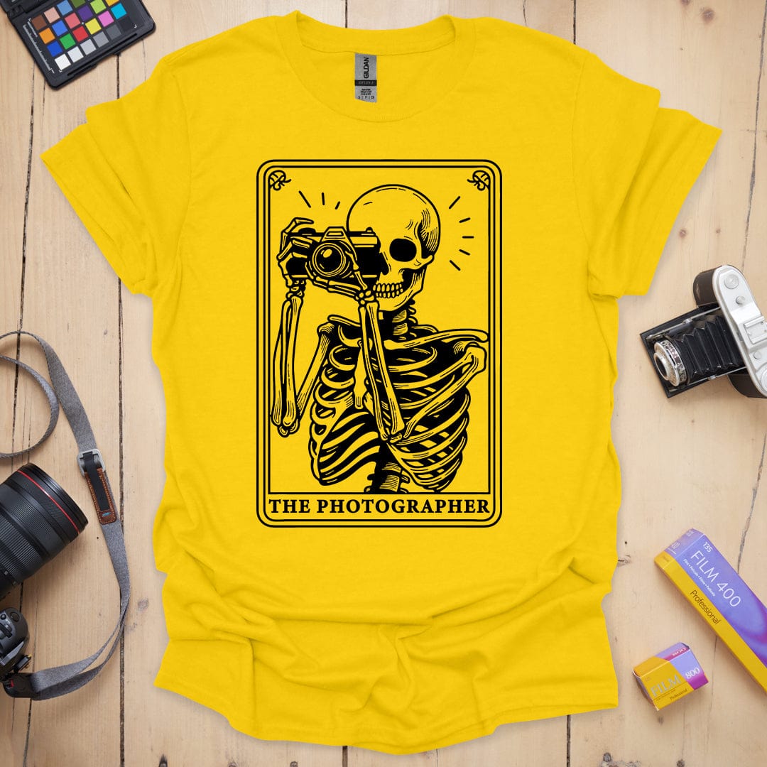 T-Shirt With Fortune Graphic and Spooky Rock Style