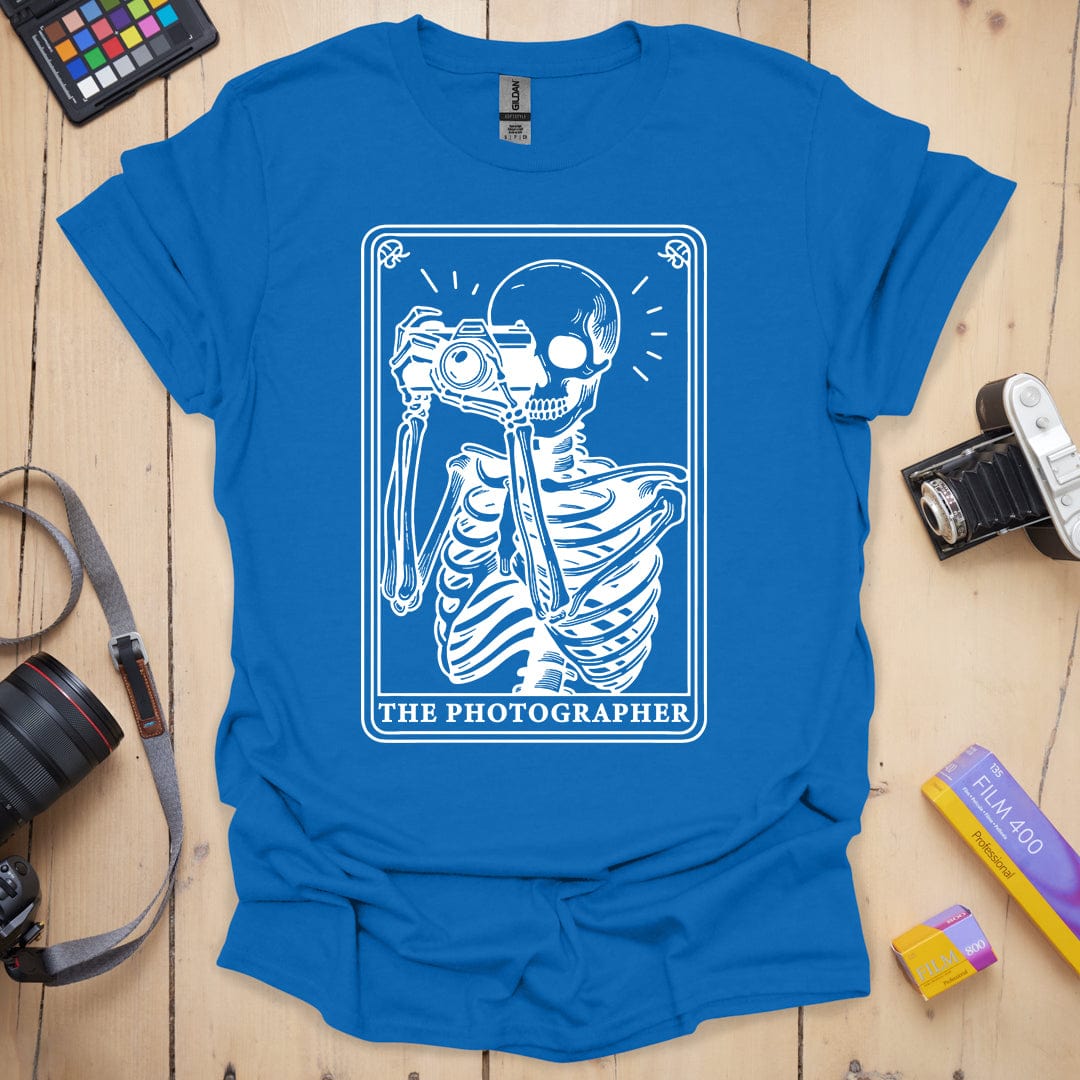 T-Shirt With Fortune Graphic and Spooky Rock Style