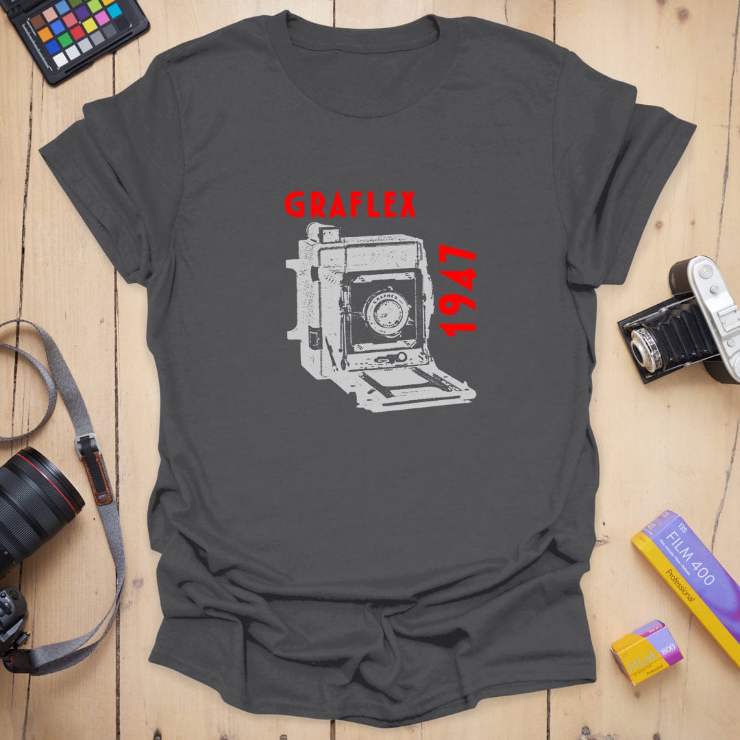 T-Shirt With Vintage Graflex Camera Illustration