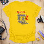 T-Shirt With Vintage Graflex Camera Illustration