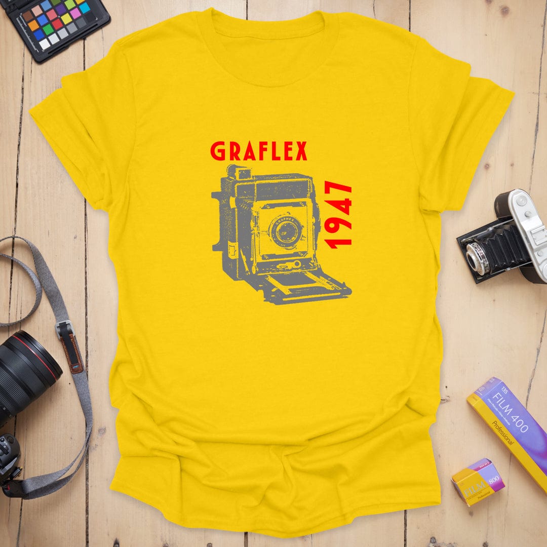 T-Shirt With Vintage Graflex Camera Illustration