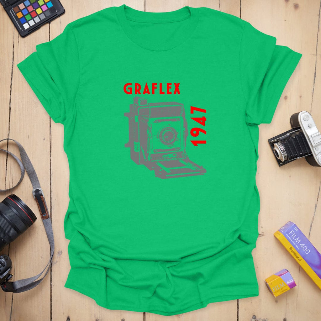 T-Shirt With Vintage Graflex Camera Illustration