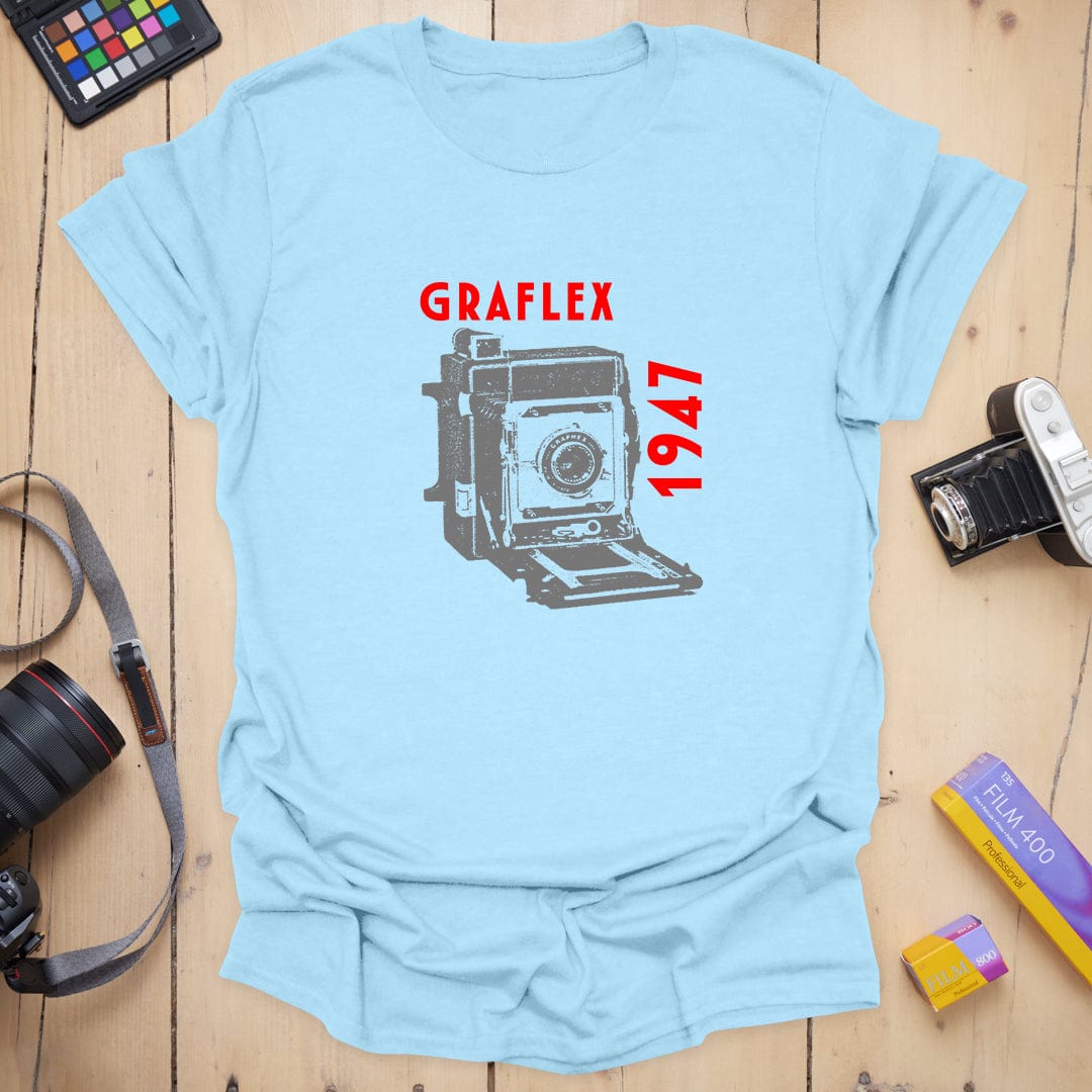 T-Shirt With Vintage Graflex Camera Illustration