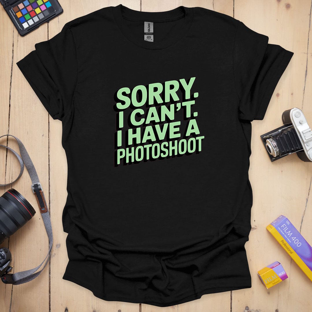 T-Shirt With Photographer Humor and Camera-Ready Style