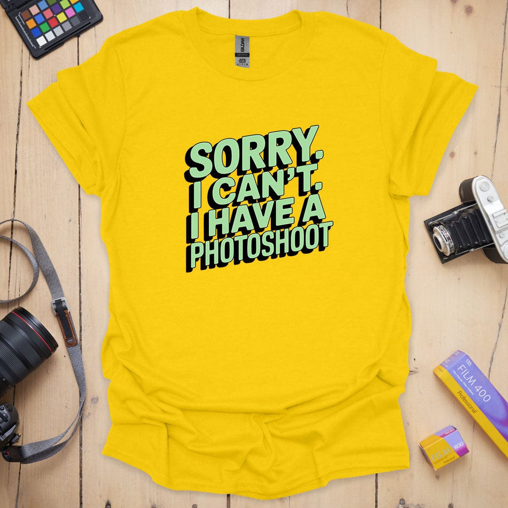 T-Shirt With Photographer Humor and Camera-Ready Style