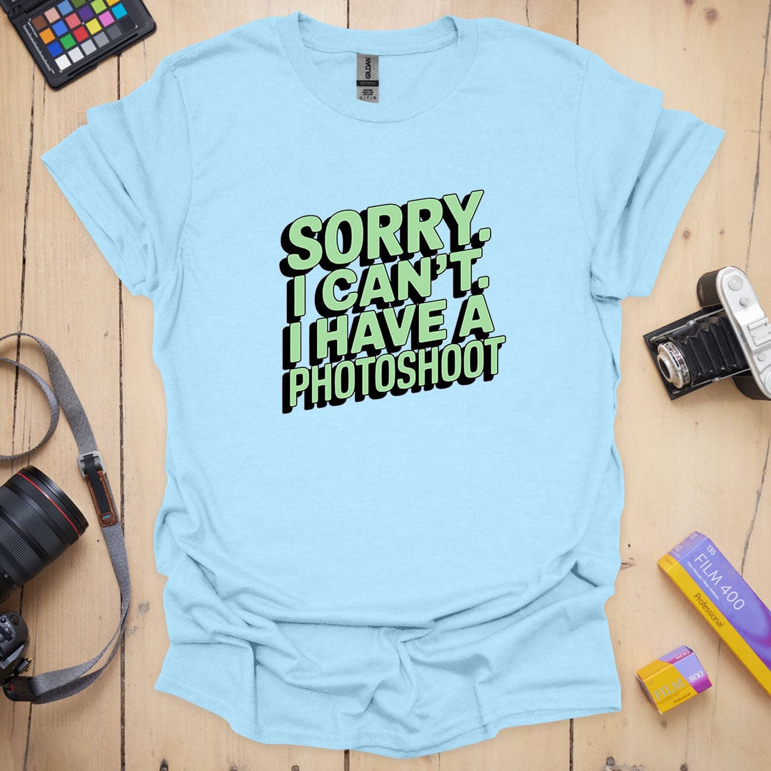 T-Shirt With Photographer Humor and Camera-Ready Style