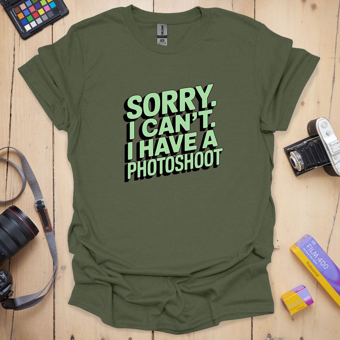 T-Shirt With Photographer Humor and Camera-Ready Style