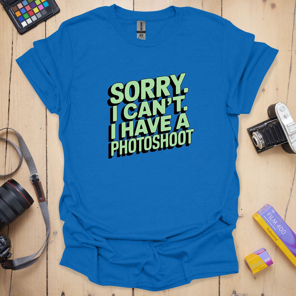 T-Shirt With Photographer Humor and Camera-Ready Style