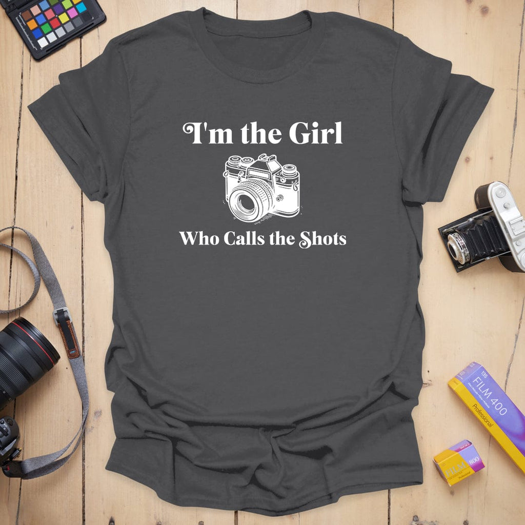 T-Shirt With Photographer Girl Who Calls the Shots Design
