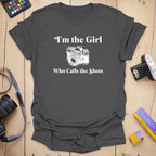 T-Shirt With Photographer Girl Who Calls the Shots Design