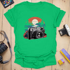 T-Shirt With Vintage Sunset Mountain Camera Graphic