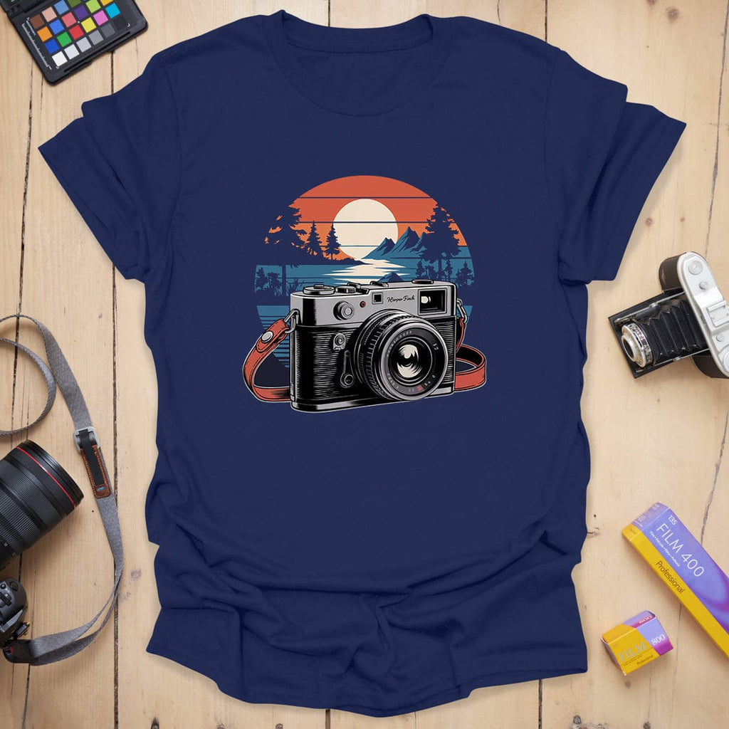 T-Shirt With Vintage Sunset Mountain Camera Graphic
