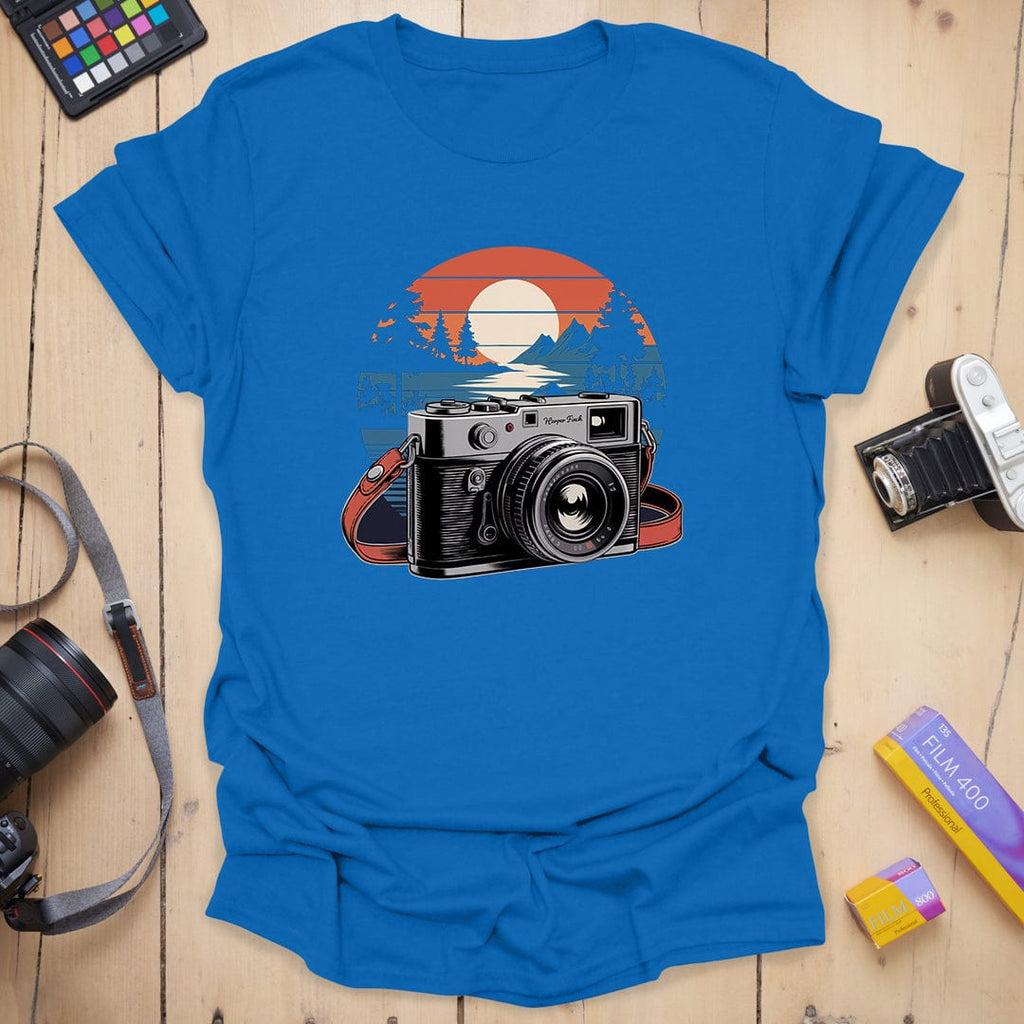 T-Shirt With Vintage Sunset Mountain Camera Graphic