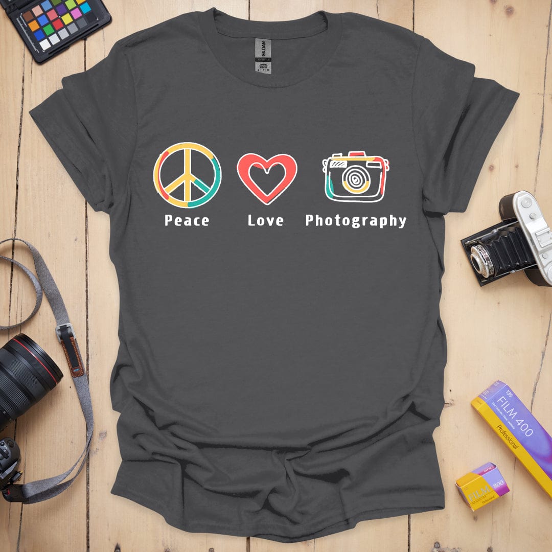 T-Shirt Peace And Love Photographer Design