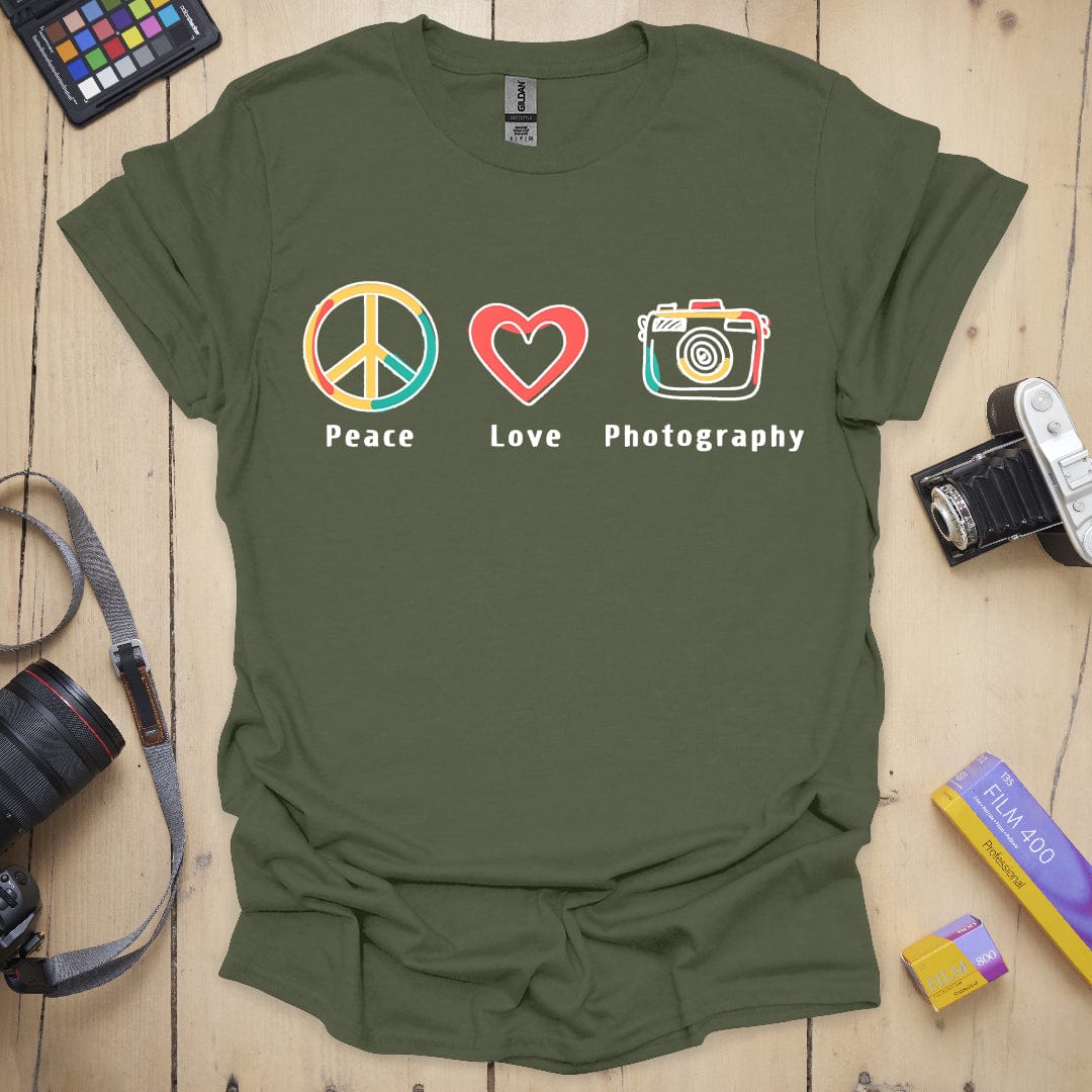 T-Shirt Peace And Love Photographer Design