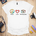 T-Shirt Peace And Love Photographer Design
