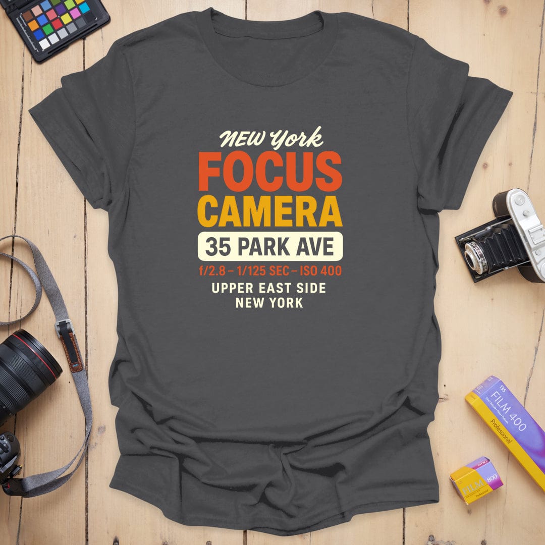 T-Shirt With Park Ave Graphic And Vintage Camera Style