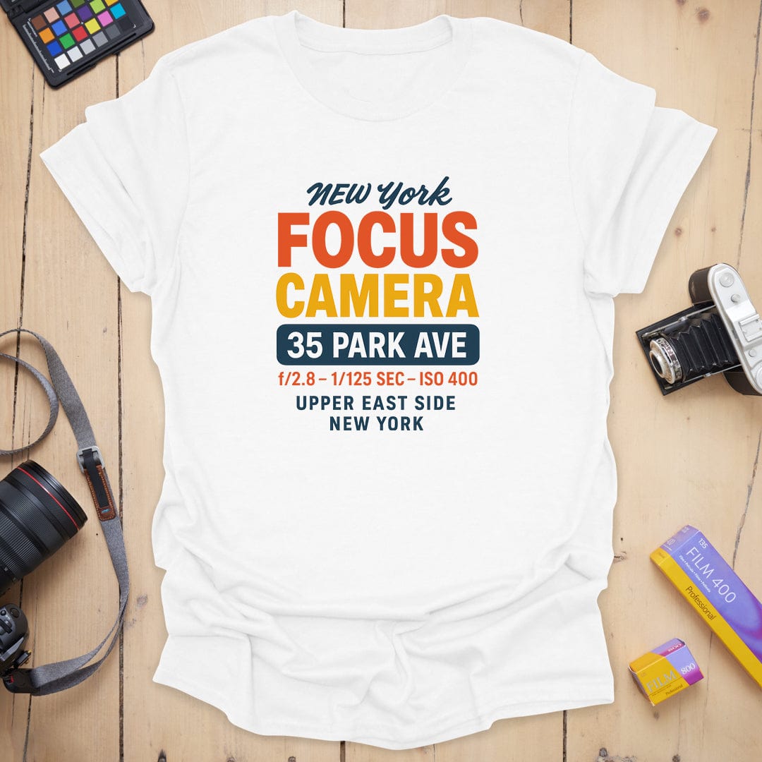 T-Shirt With Park Ave Graphic And Vintage Camera Style