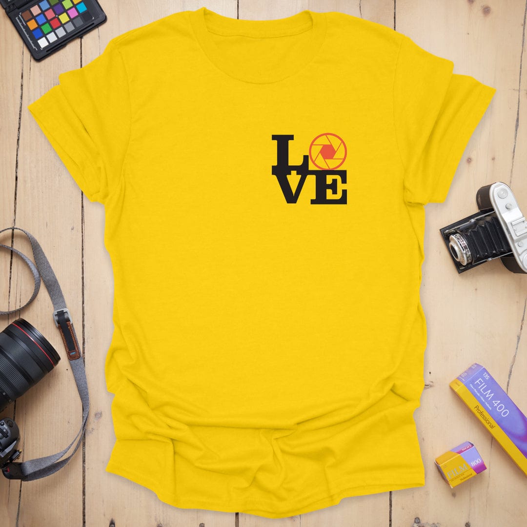 T-Shirt With Camera Aperture Robert Badge Design