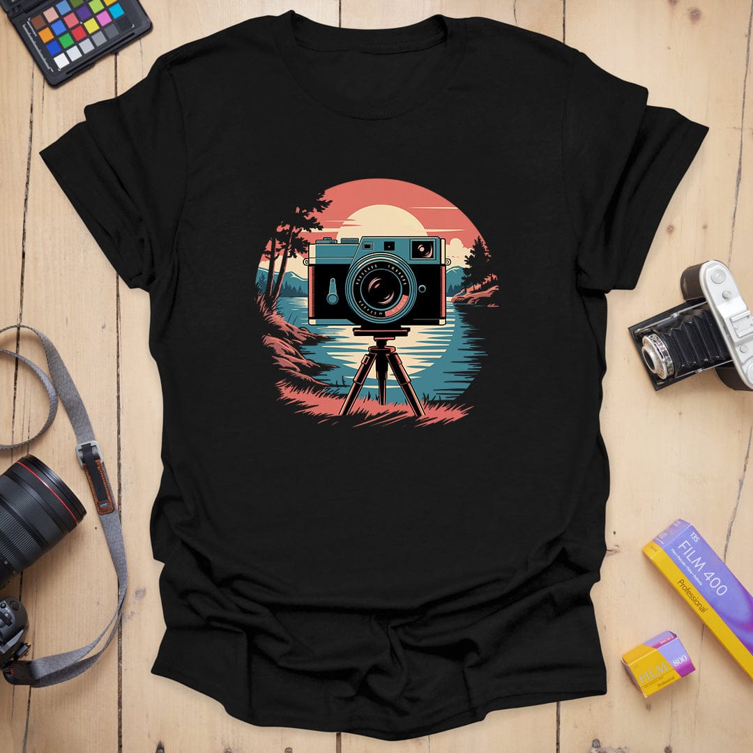 T-Shirt With Vintage Camera Sunset Landscape Graphic