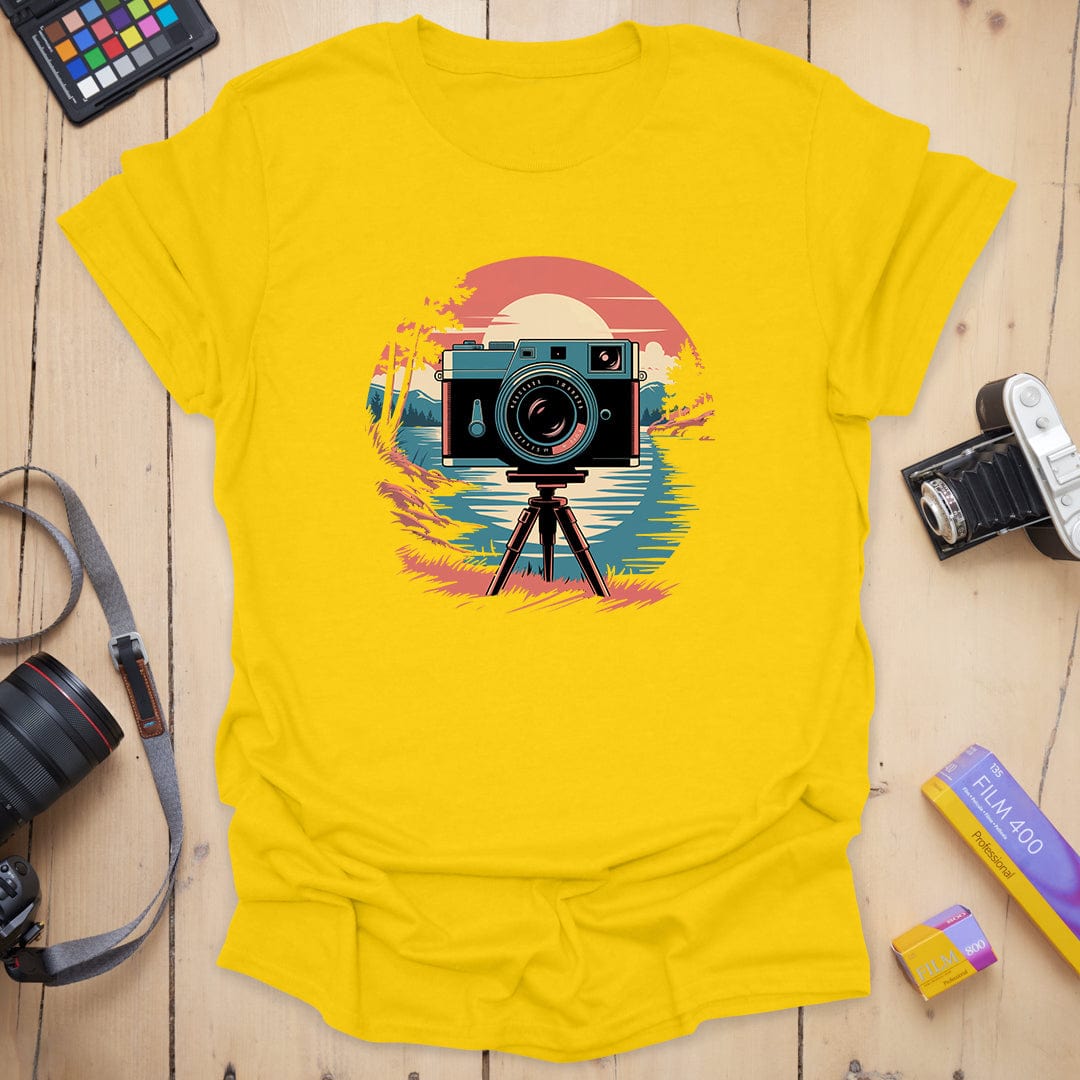 T-Shirt With Vintage Camera Sunset Landscape Graphic